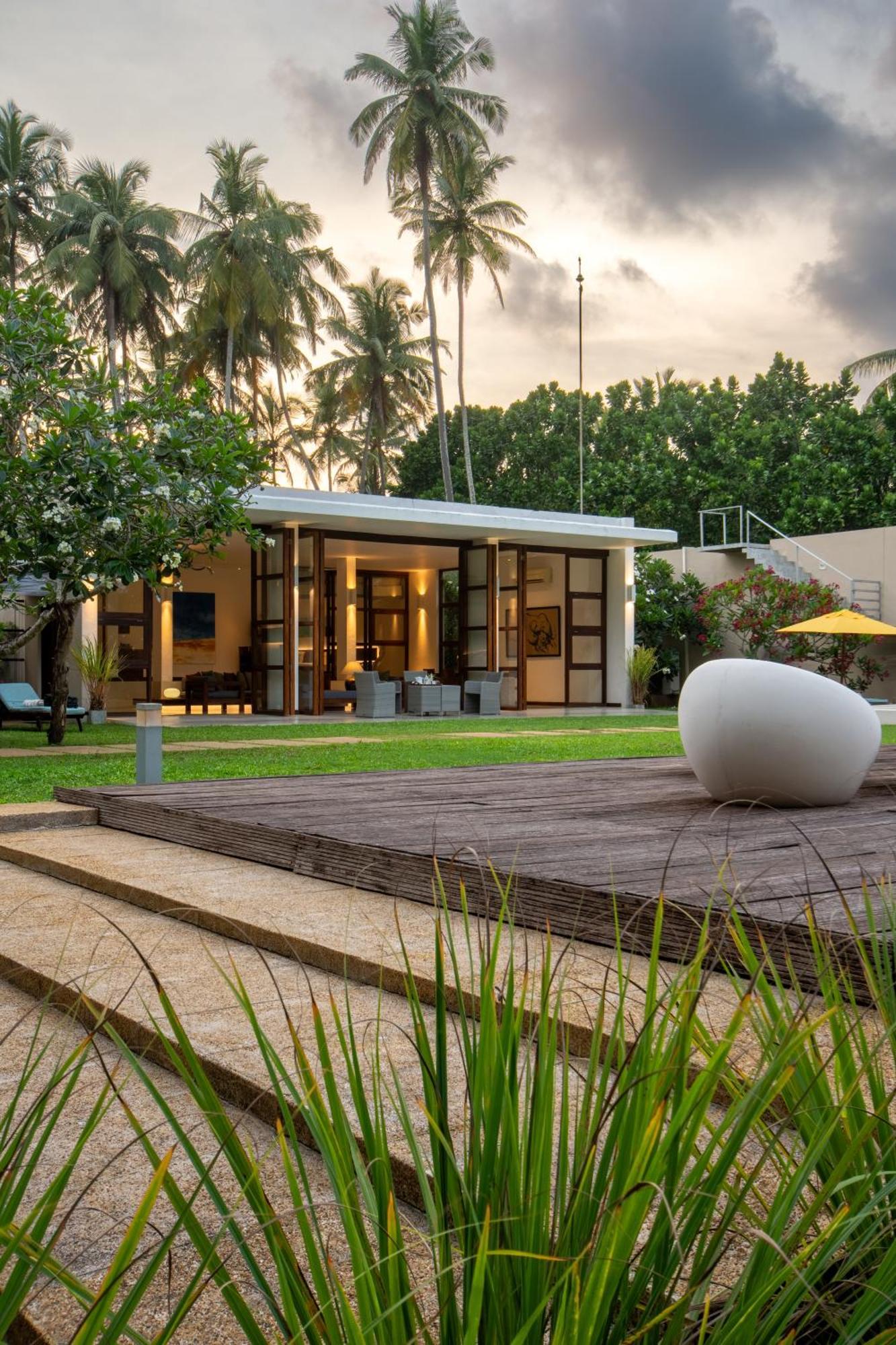 Bentota No 1 Villa ภายนอก รูปภาพ
