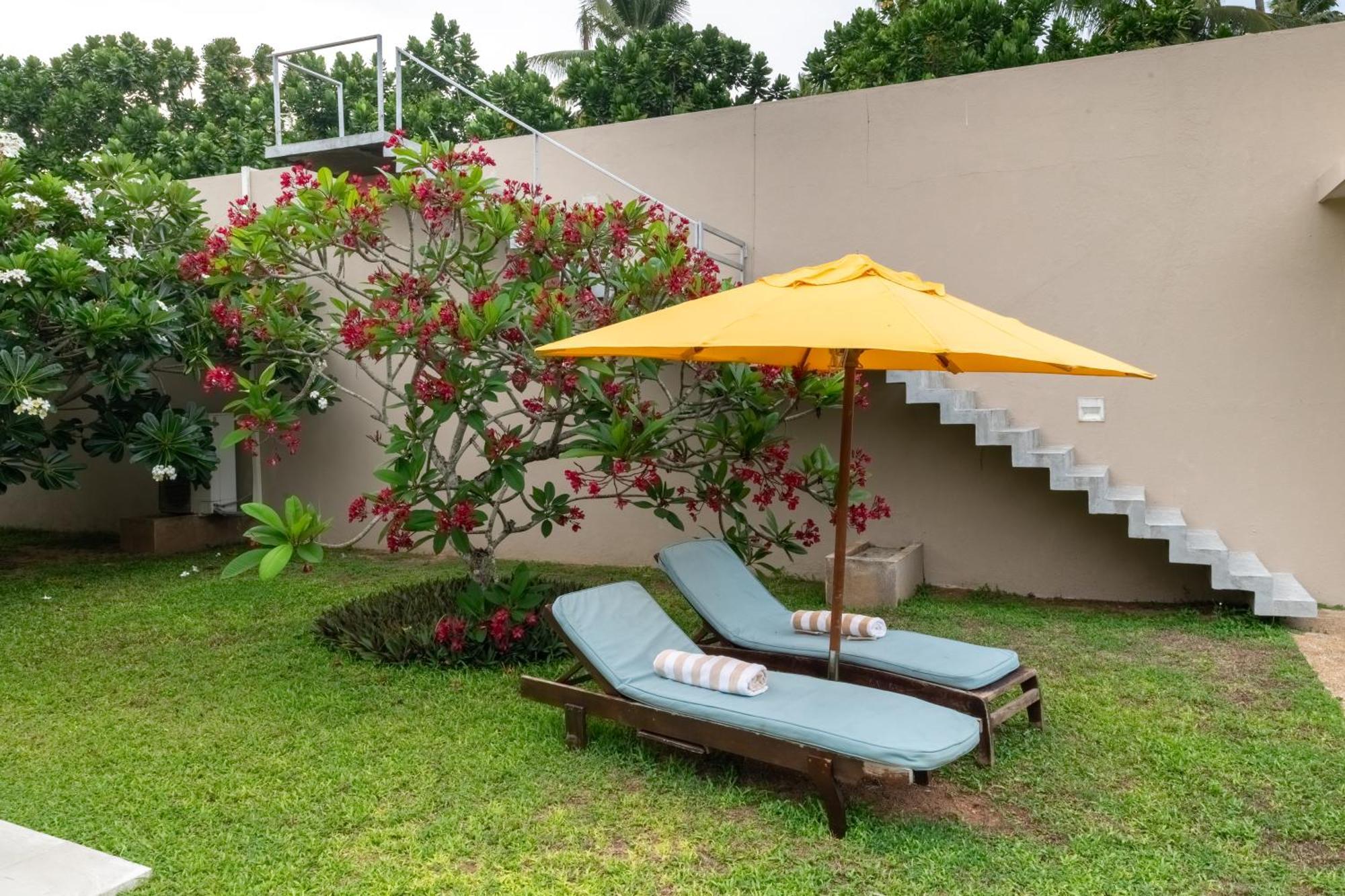 Bentota No 1 Villa ภายนอก รูปภาพ